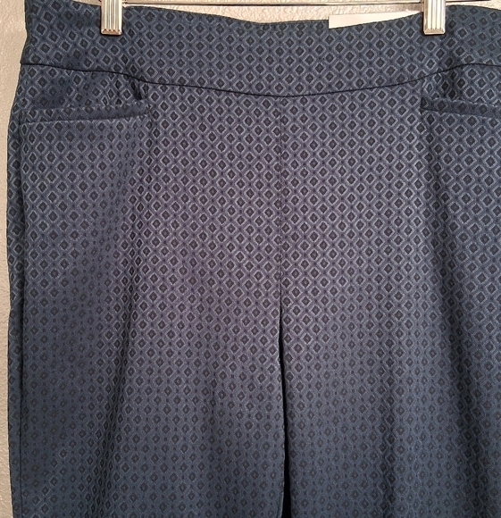 NWT Women's Chicos So Slimming Brigitte Slim Leg Pants   Size 1   See Chart - Picture 2 of 11